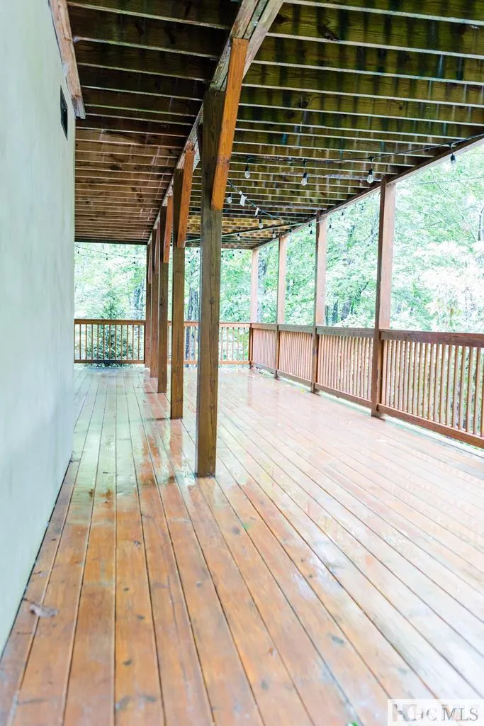 110 Kestrel Court Sapphire, NC 28774