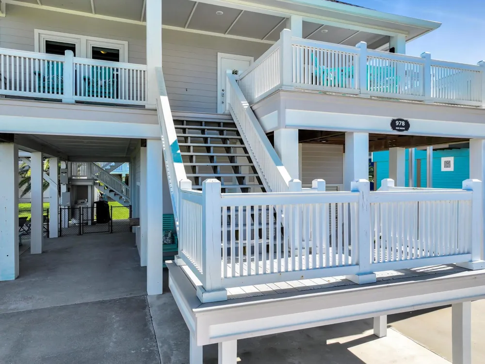 978 Sue Drive Port Bolivar, TX 77650