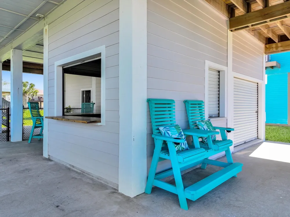 978 Sue Drive Port Bolivar, TX 77650