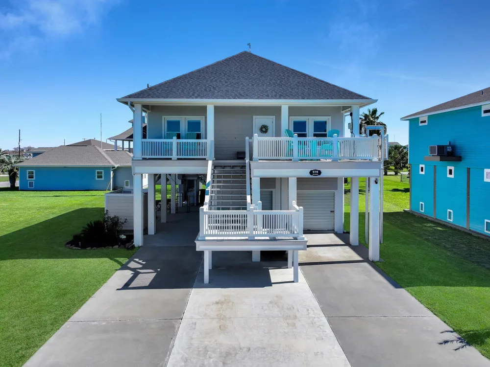 978 Sue Drive Port Bolivar, TX 77650