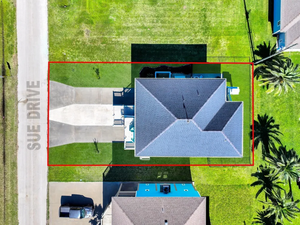 978 Sue Drive Port Bolivar, TX 77650