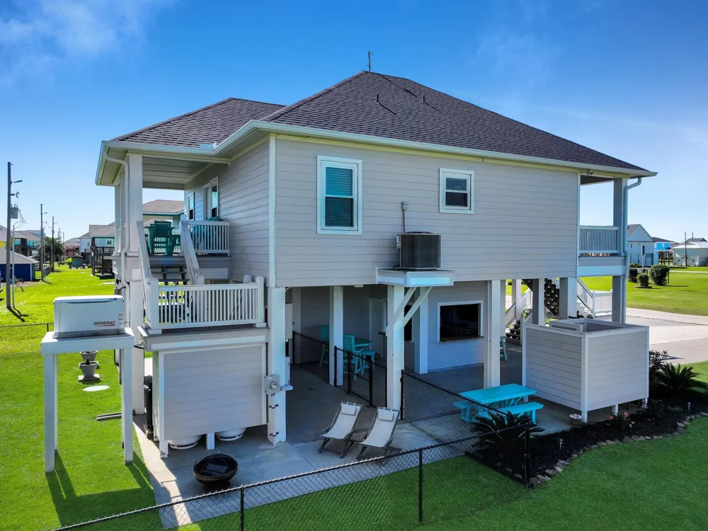 978 Sue Drive Port Bolivar, TX 77650