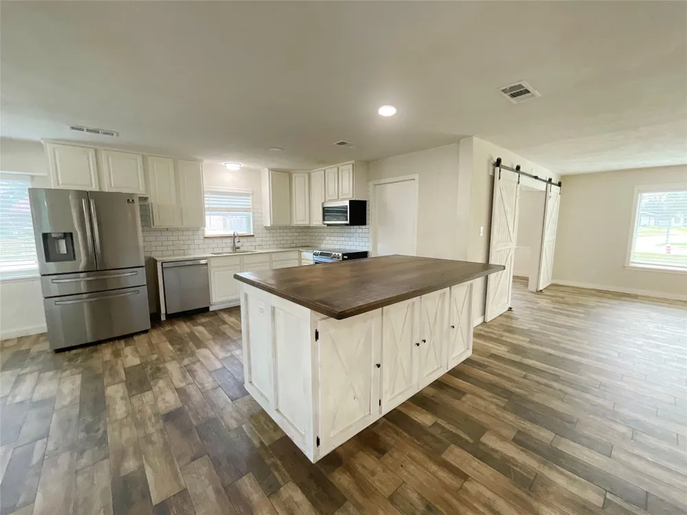 443 Bayou View Drive El Lago, TX 77586