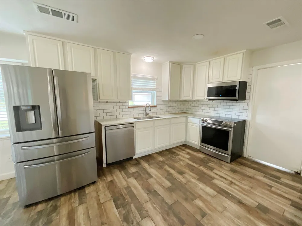 443 Bayou View Drive El Lago, TX 77586