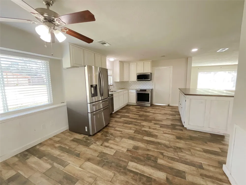 443 Bayou View Drive El Lago, TX 77586