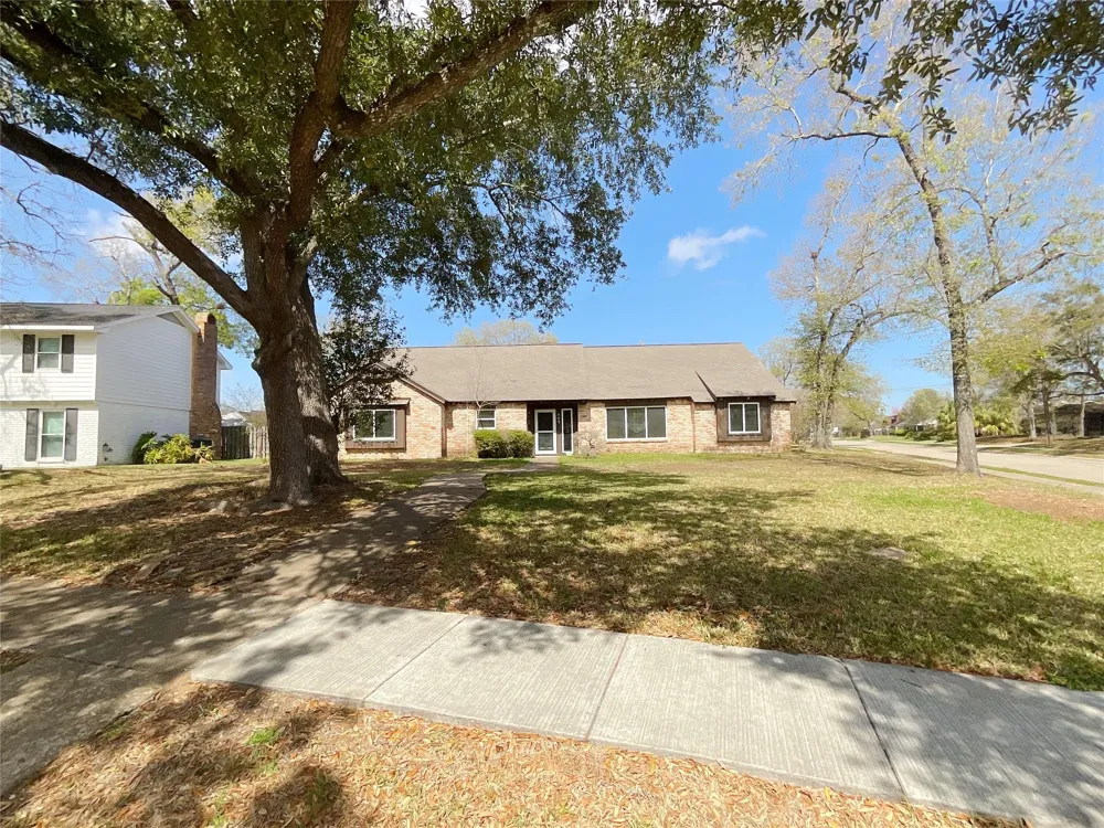 443 Bayou View Drive El Lago, TX 77586