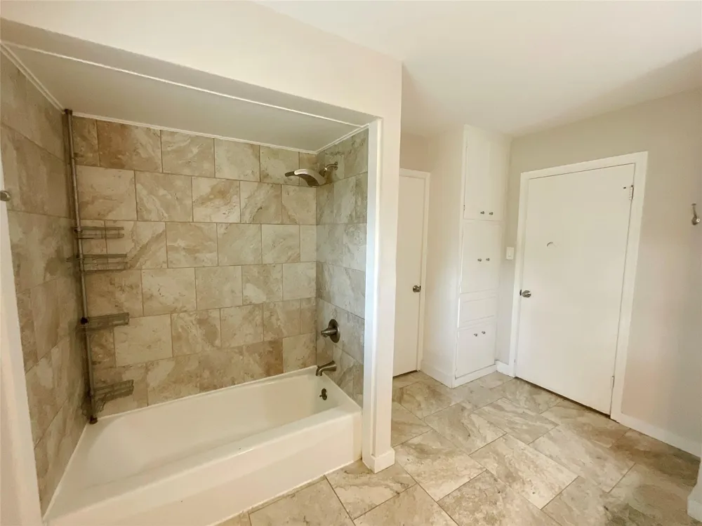 443 Bayou View Drive El Lago, TX 77586