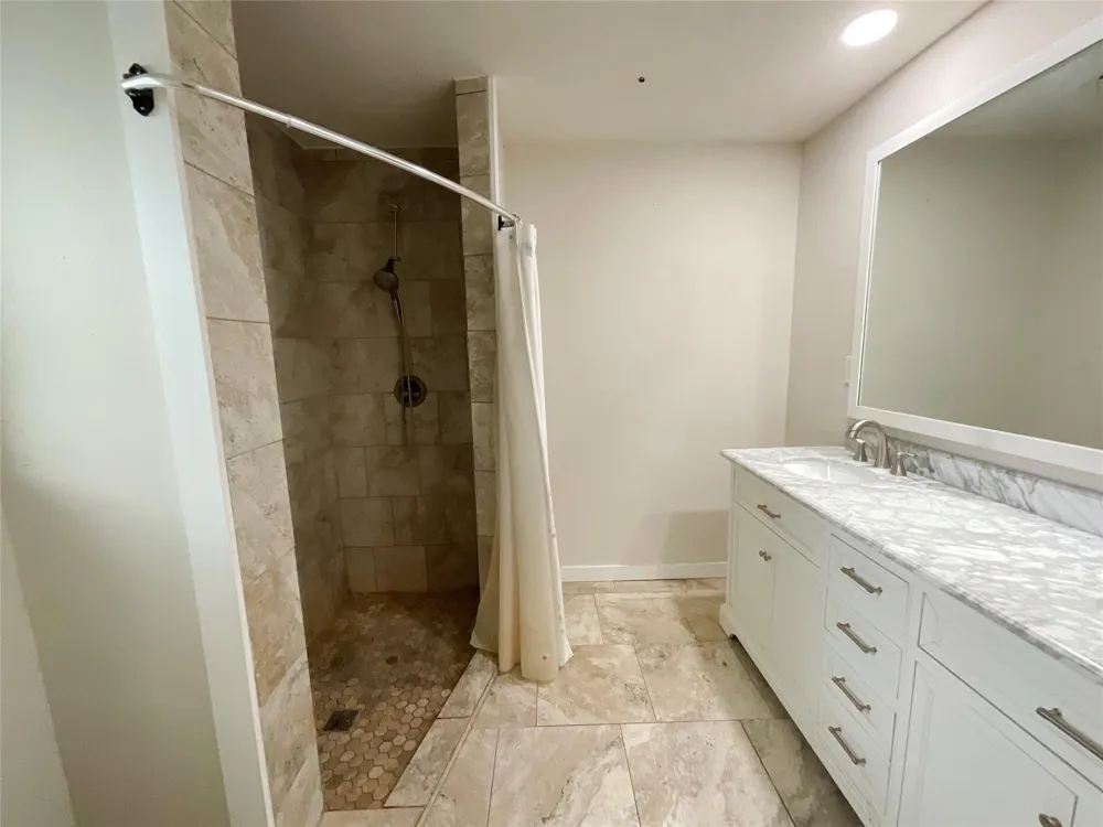 443 Bayou View Drive El Lago, TX 77586