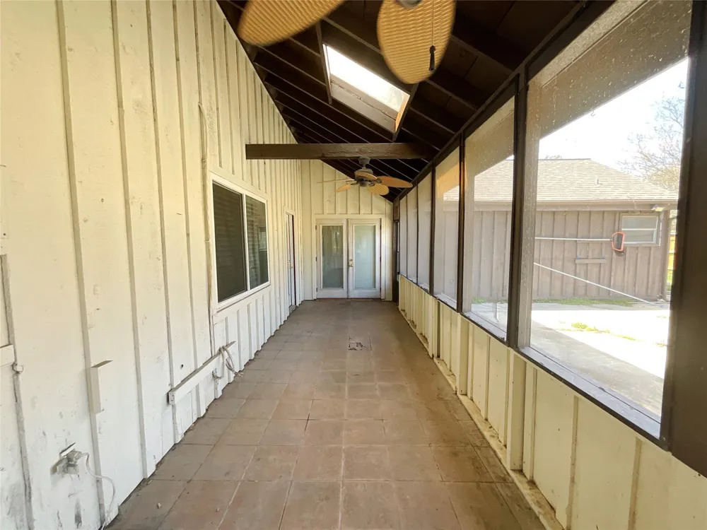 443 Bayou View Drive El Lago, TX 77586