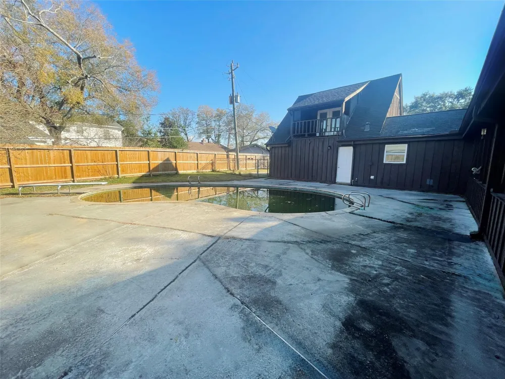 443 Bayou View Drive El Lago, TX 77586