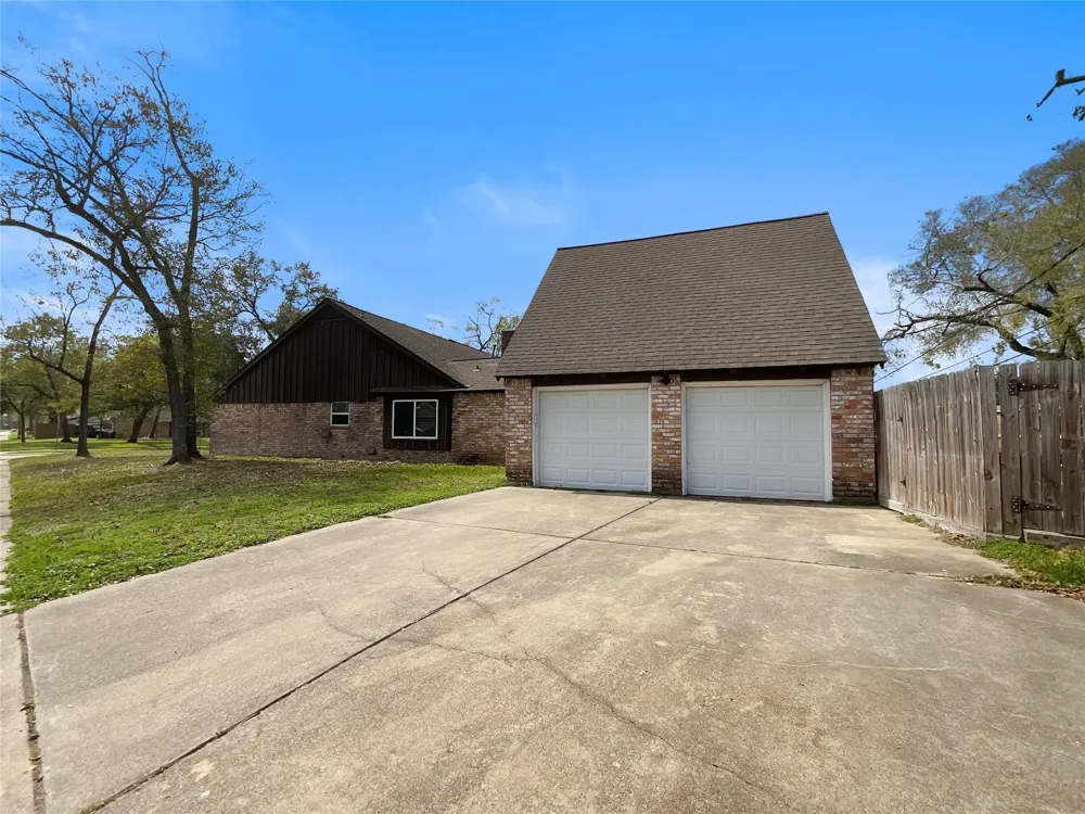 443 Bayou View Drive El Lago, TX 77586