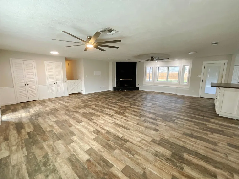 443 Bayou View Drive El Lago, TX 77586