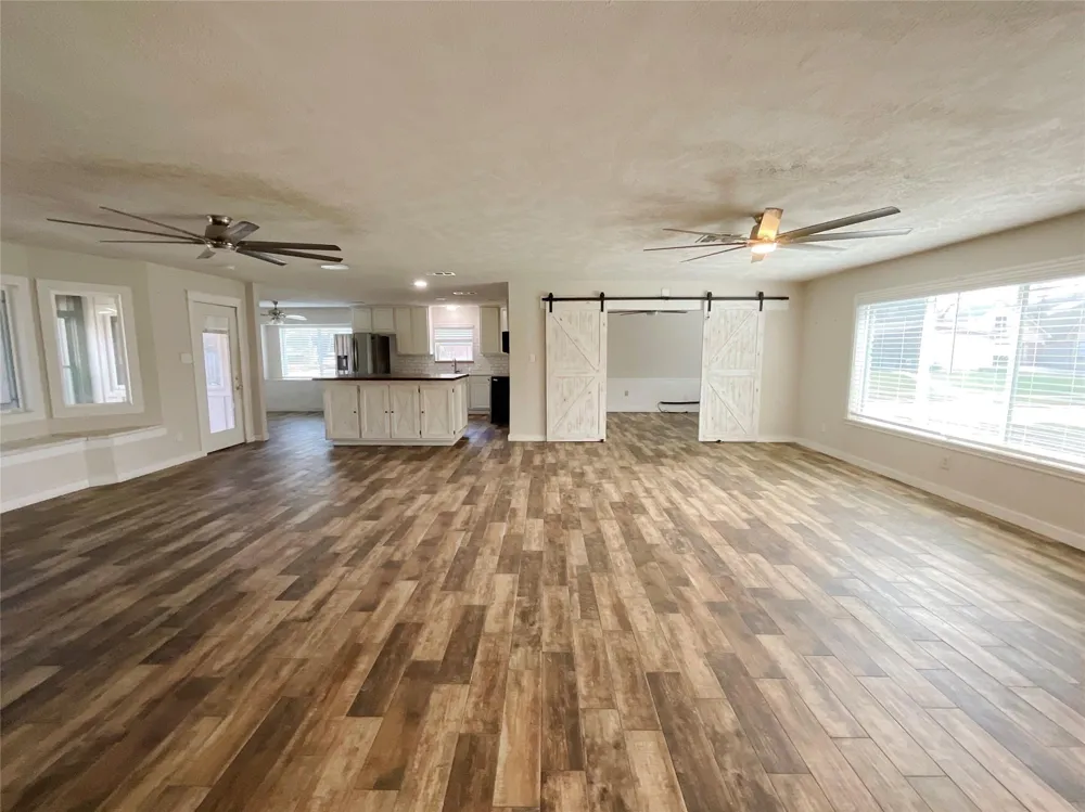 443 Bayou View Drive El Lago, TX 77586