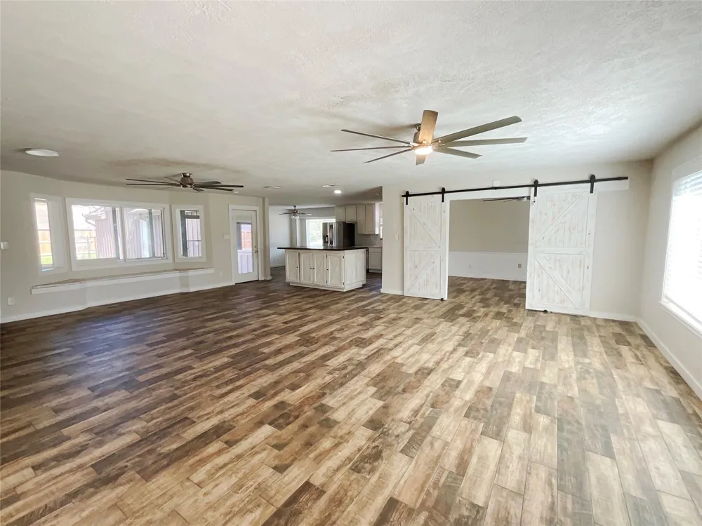 443 Bayou View Drive El Lago, TX 77586