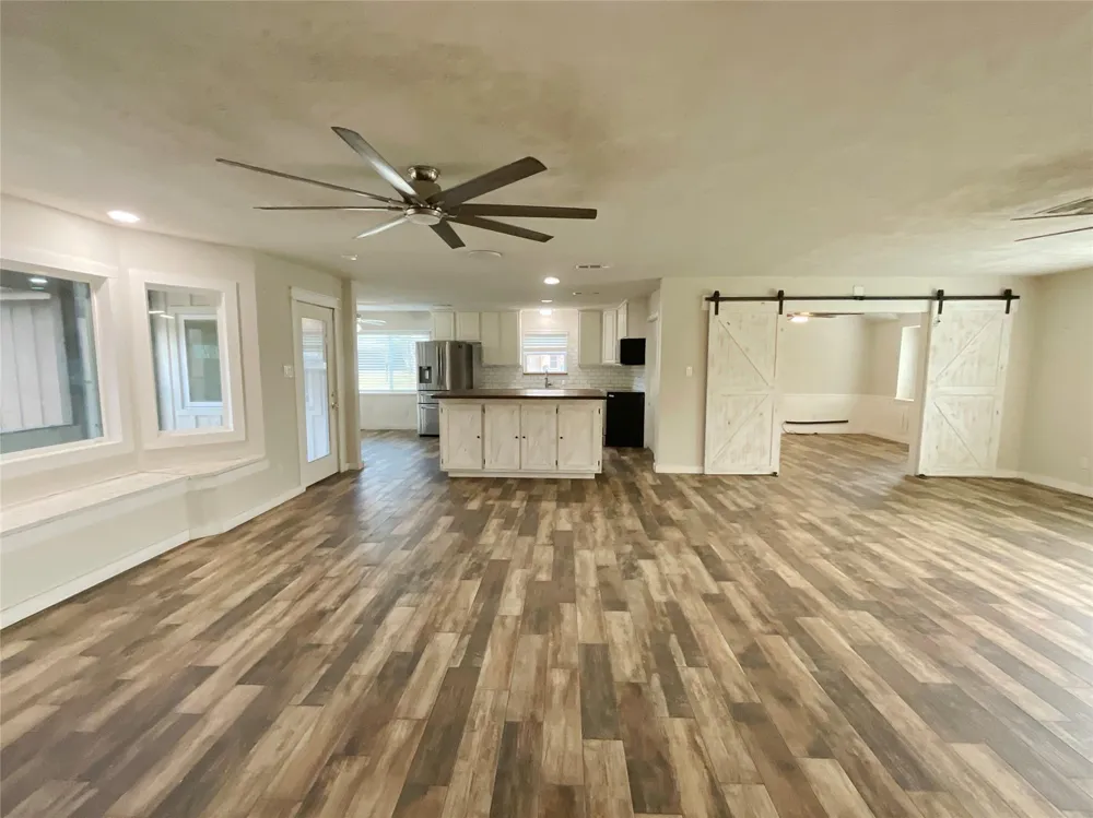 443 Bayou View Drive El Lago, TX 77586