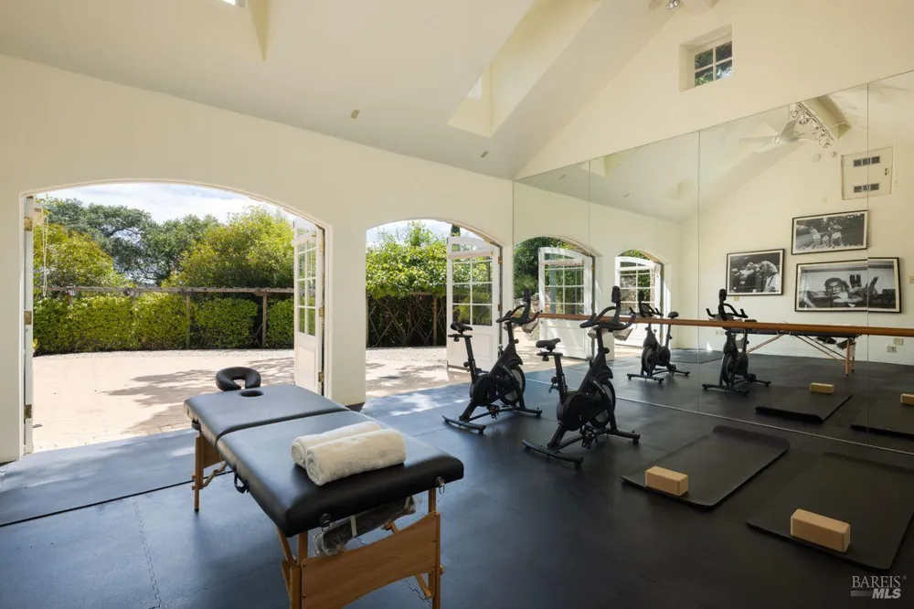 27 Upper Road Ross, CA 94957