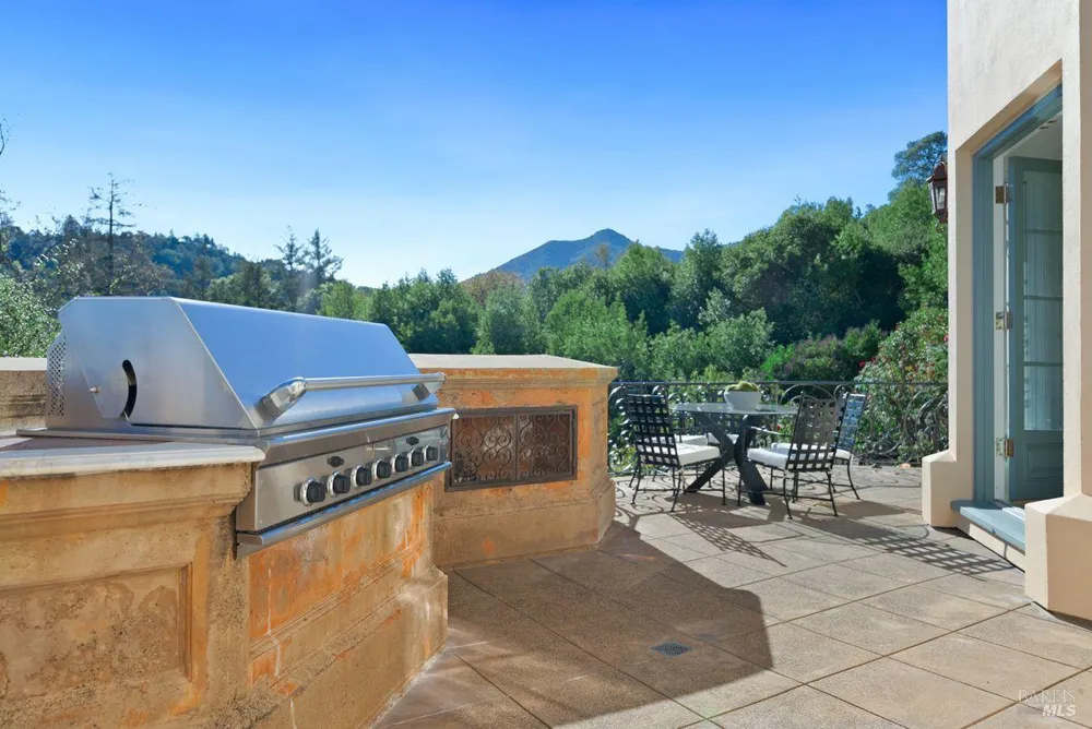 27 Upper Road Ross, CA 94957