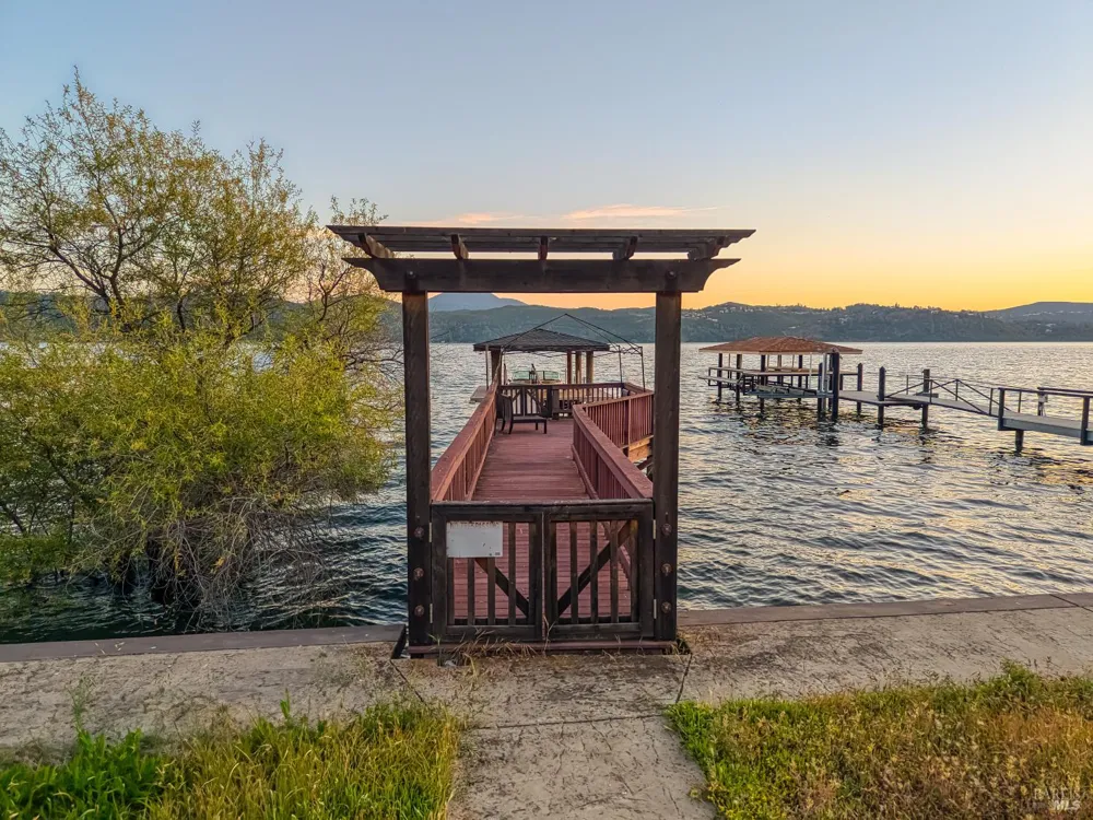12620 Lakeshore Drive Clearlake, CA 95422