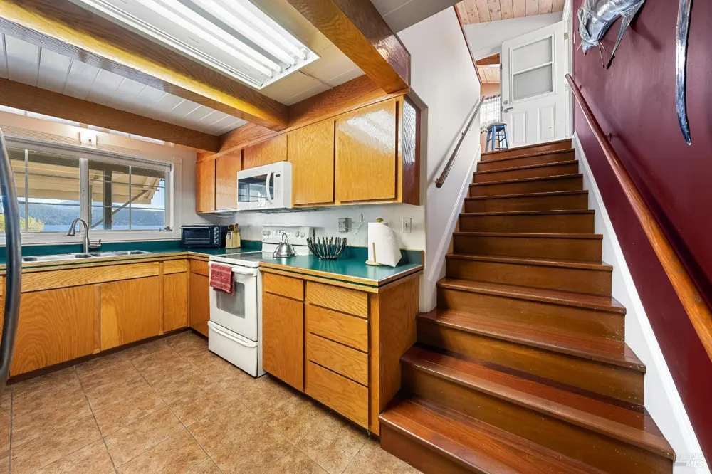 12620 Lakeshore Drive Clearlake, CA 95422