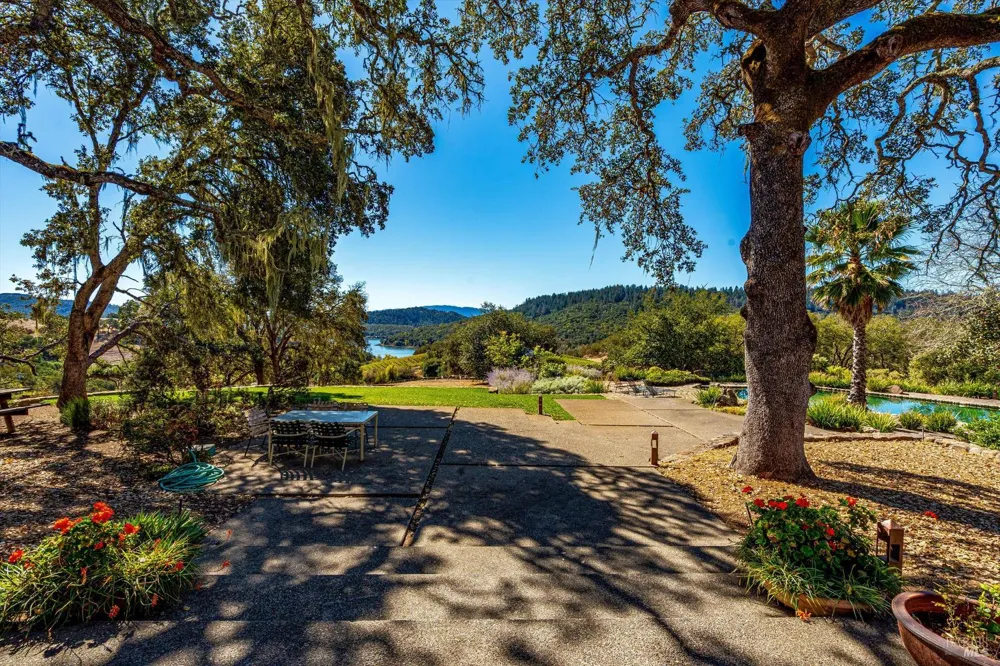 1740 Conn Valley Road St. Helena, CA 94574