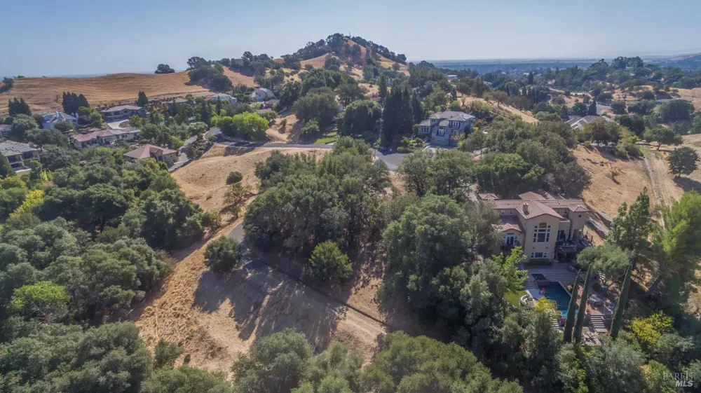 2030 Pinecrest Court Vacaville, CA 95688