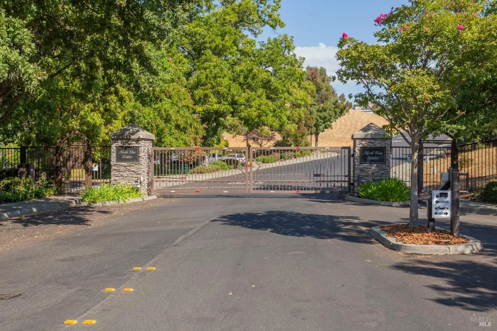 2030 Pinecrest Court Vacaville, CA 95688