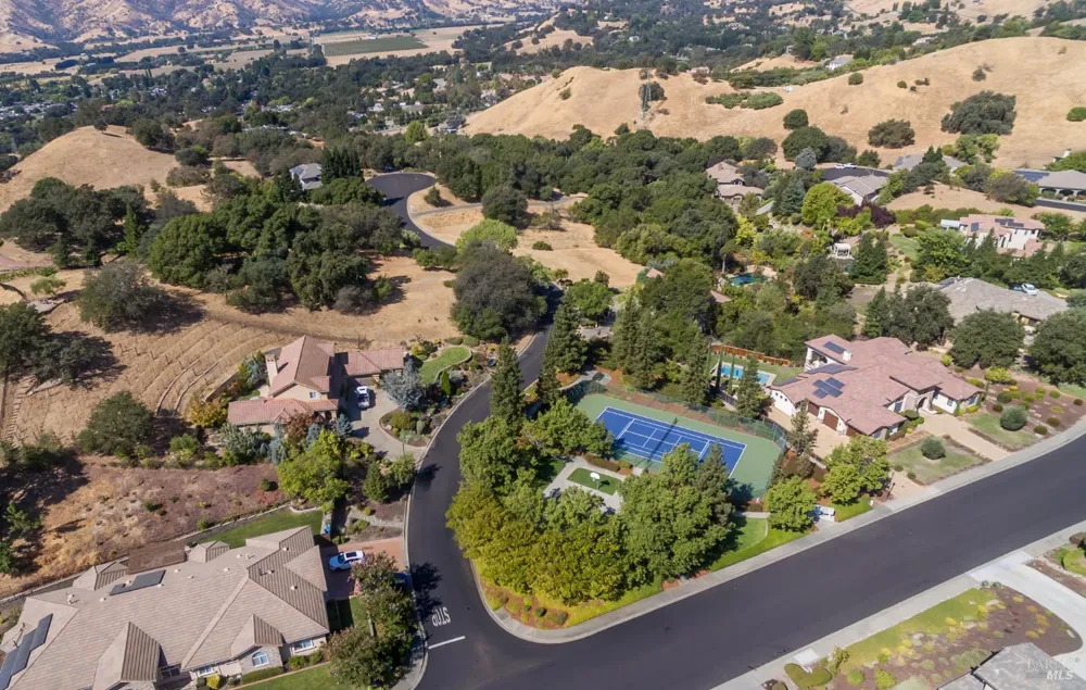 2030 Pinecrest Court Vacaville, CA 95688