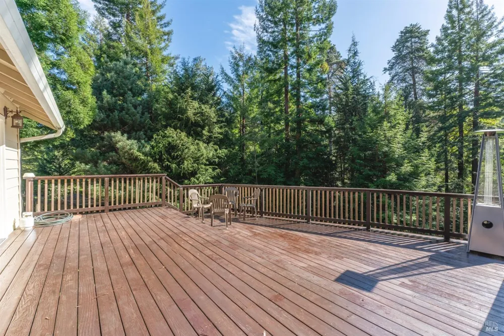 18940 Timber Pointe Drive Fort Bragg, CA 95437