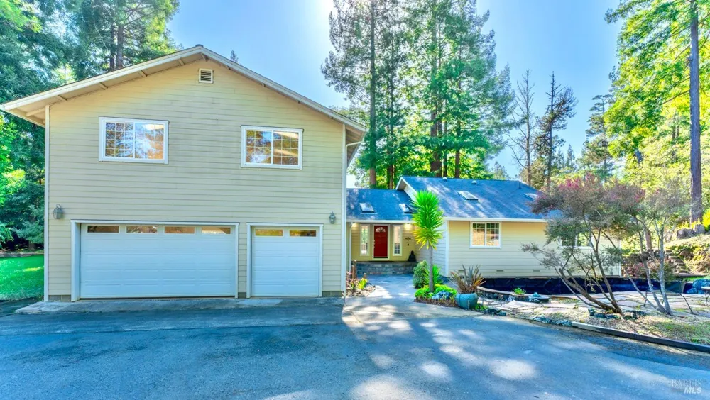 18940 Timber Pointe Drive Fort Bragg, CA 95437