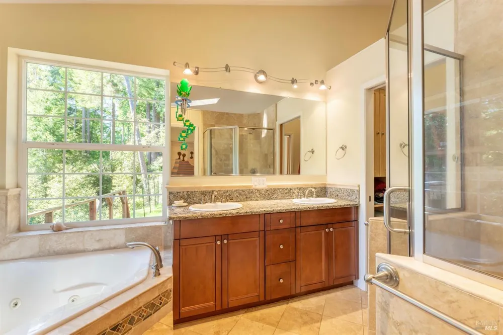 18940 Timber Pointe Drive Fort Bragg, CA 95437