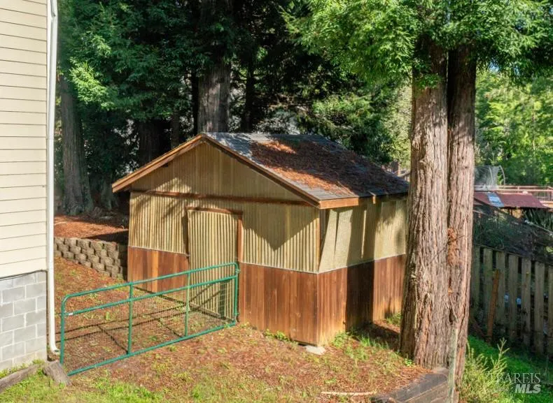 18940 Timber Pointe Drive Fort Bragg, CA 95437