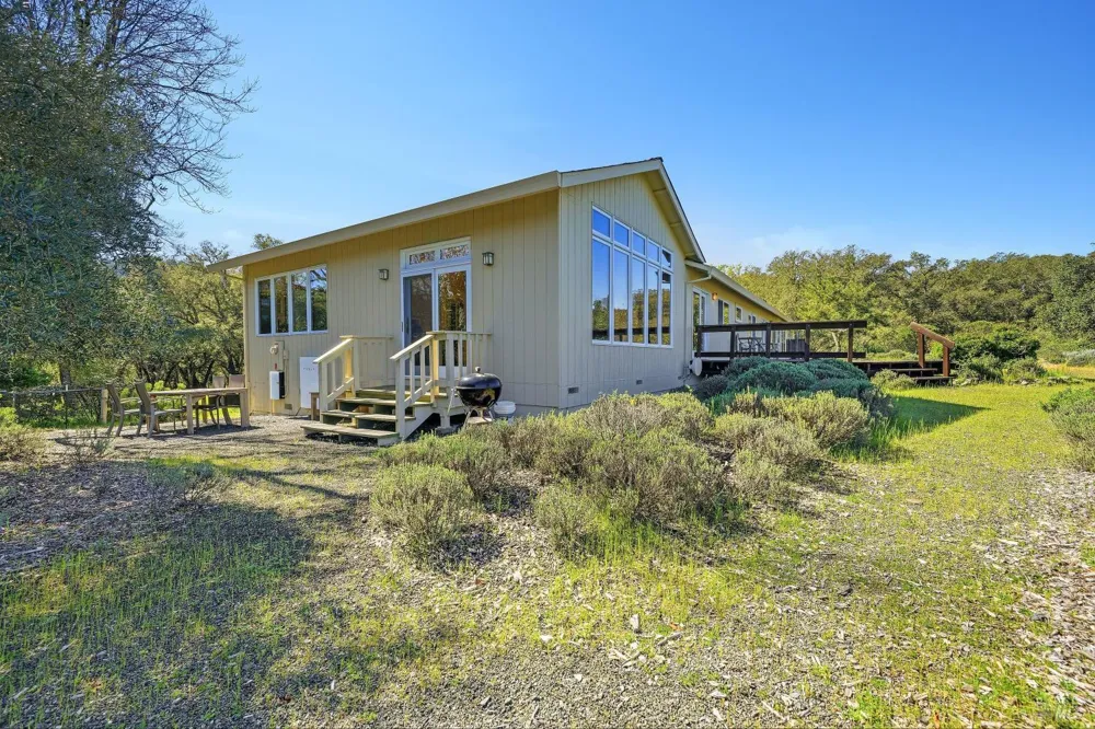 5809 Sharp Road Calistoga, CA 94515