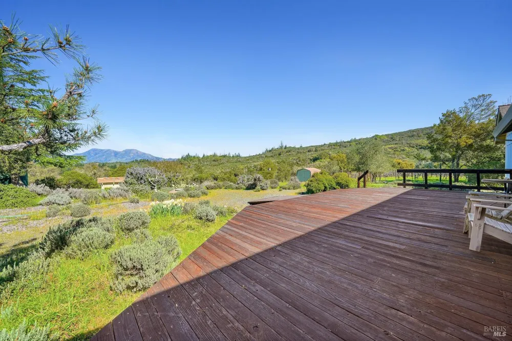 5809 Sharp Road Calistoga, CA 94515