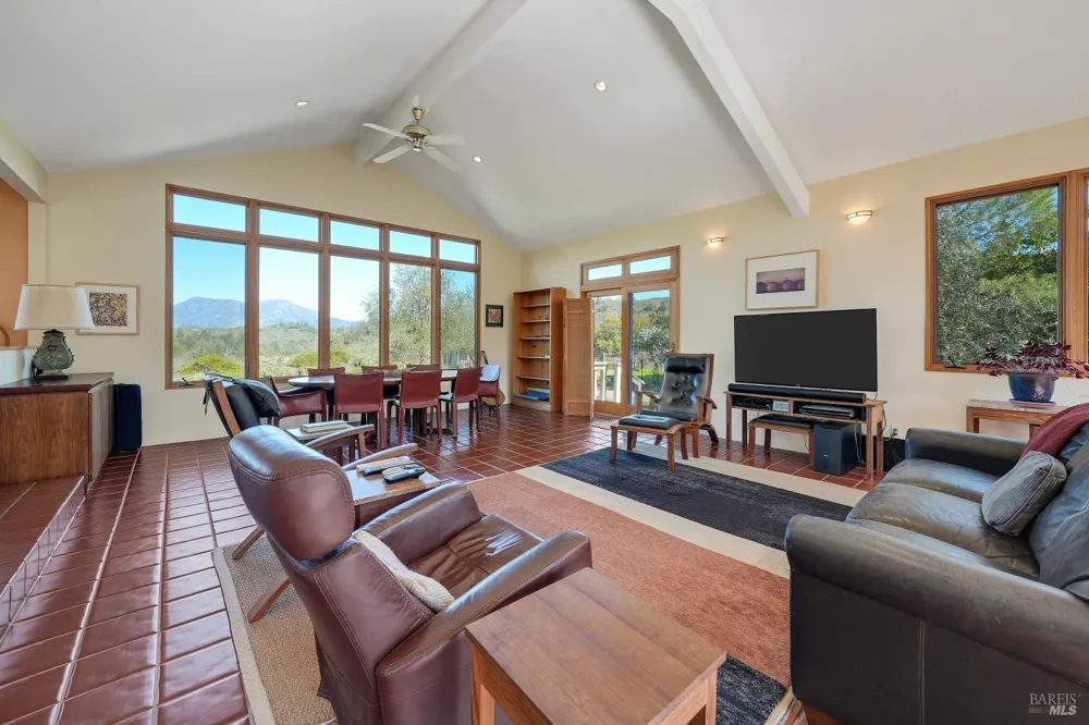 5809 Sharp Road Calistoga, CA 94515
