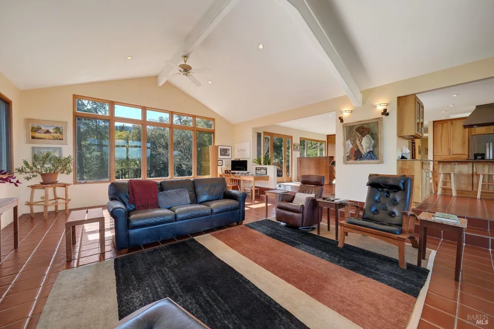 5809 Sharp Road Calistoga, CA 94515