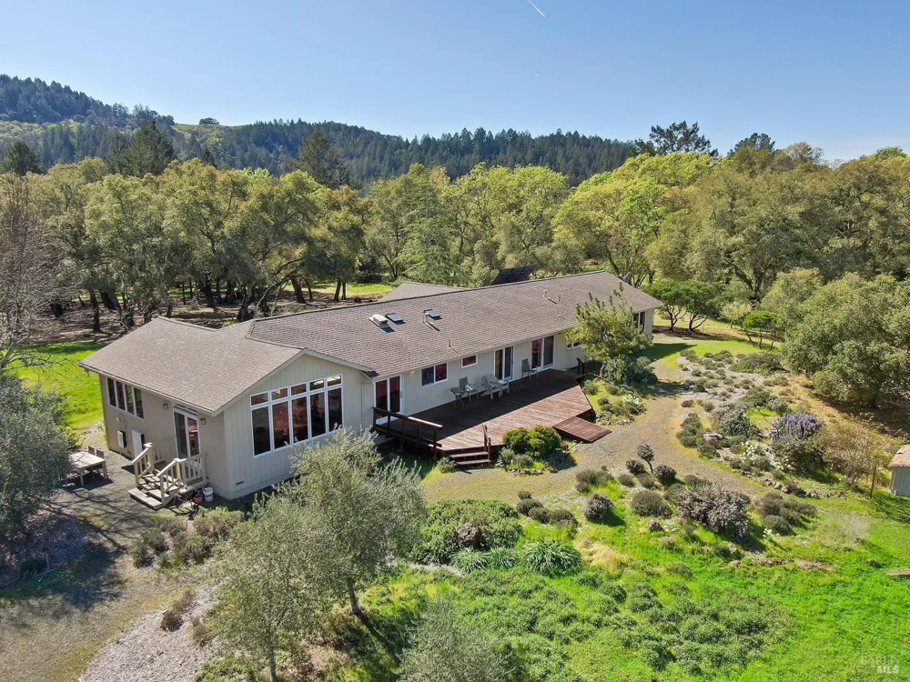 5809 Sharp Road Calistoga, CA 94515