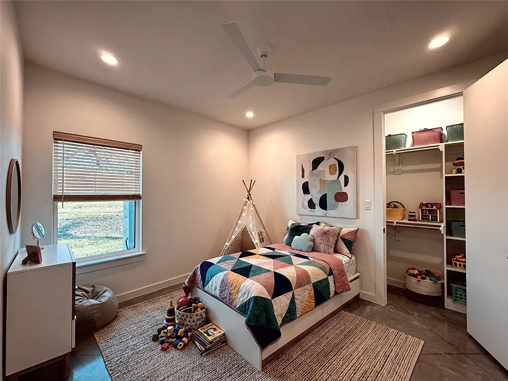 1991 Sunflower Paradise, TX 76073