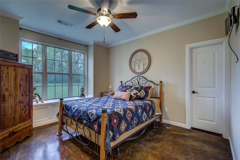 811 Rs County Road 4250 Point, TX 75472