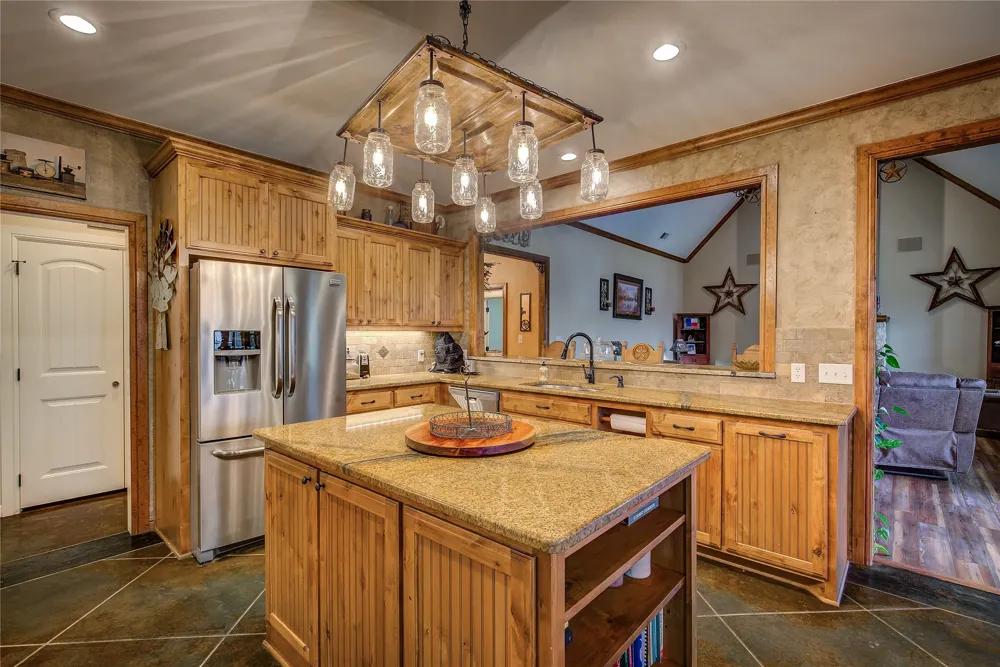 811 Rs County Road 4250 Point, TX 75472