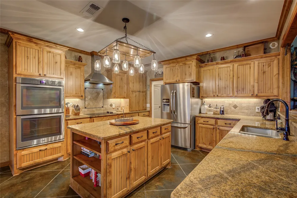 811 Rs County Road 4250 Point, TX 75472