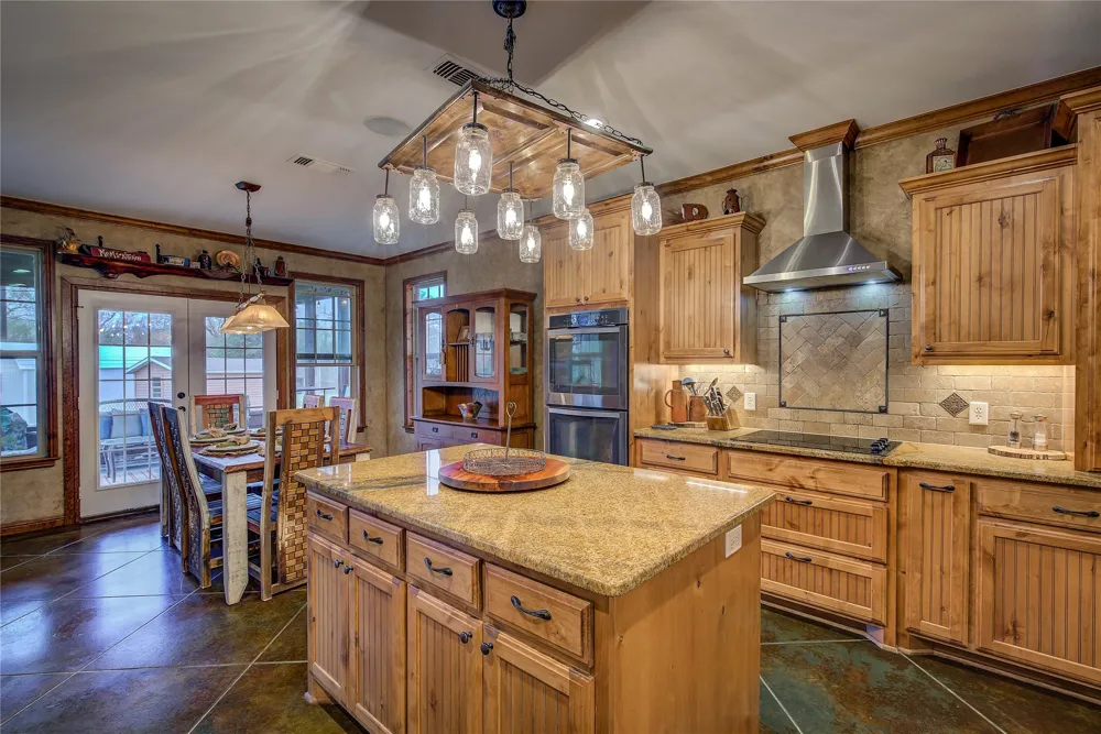 811 Rs County Road 4250 Point, TX 75472