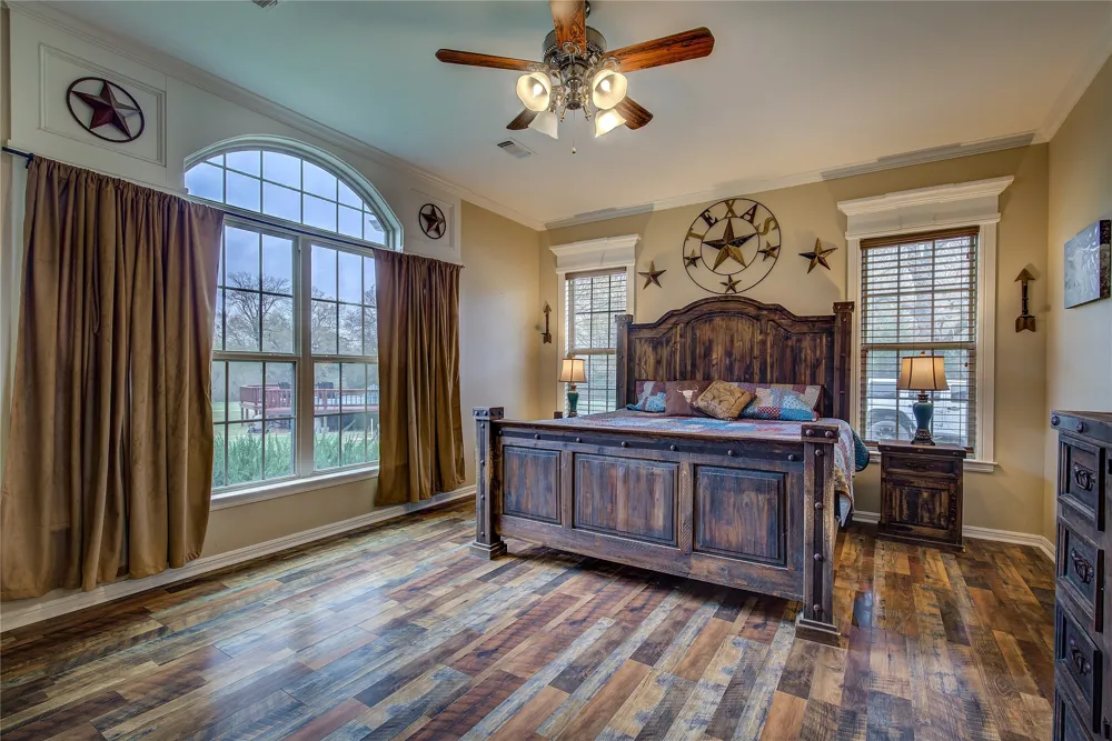 811 Rs County Road 4250 Point, TX 75472