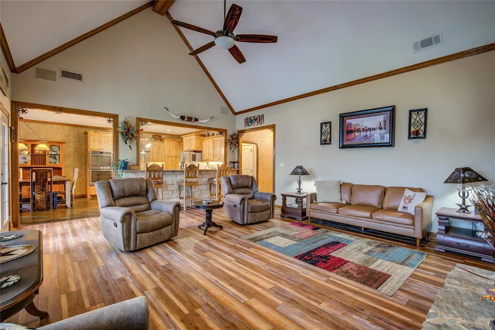 811 Rs County Road 4250 Point, TX 75472