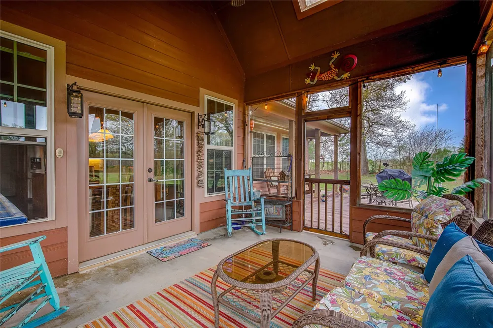 811 Rs County Road 4250 Point, TX 75472