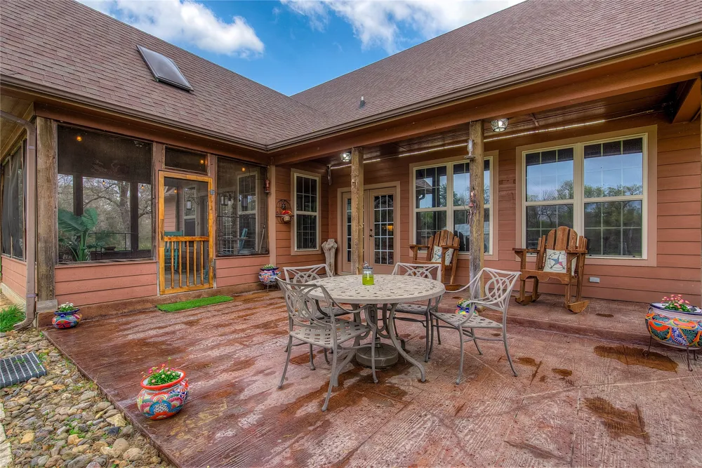 811 Rs County Road 4250 Point, TX 75472