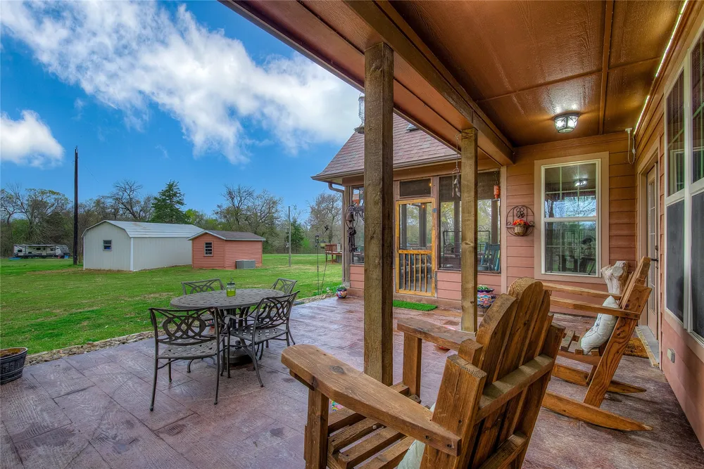 811 Rs County Road 4250 Point, TX 75472