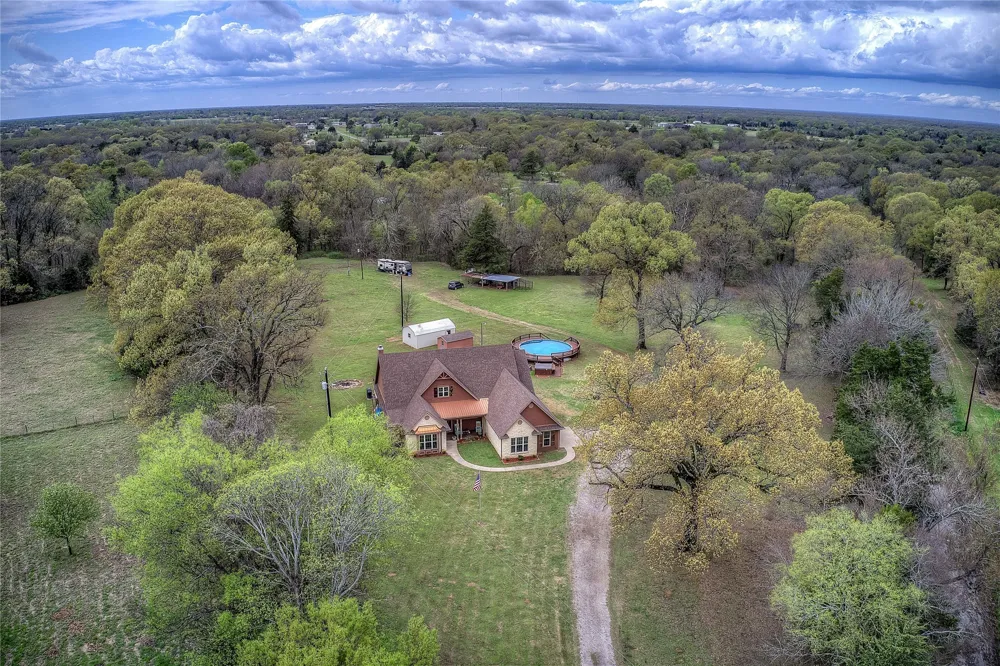 811 Rs County Road 4250 Point, TX 75472