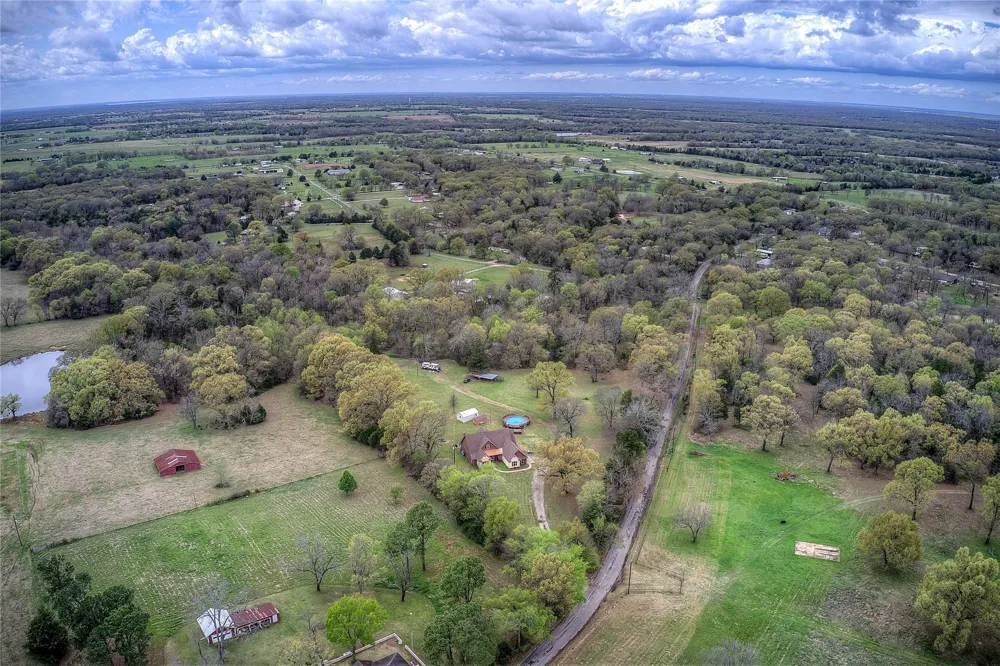 811 Rs County Road 4250 Point, TX 75472