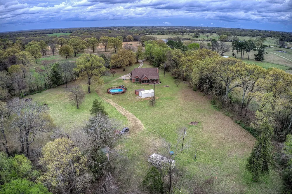 811 Rs County Road 4250 Point, TX 75472