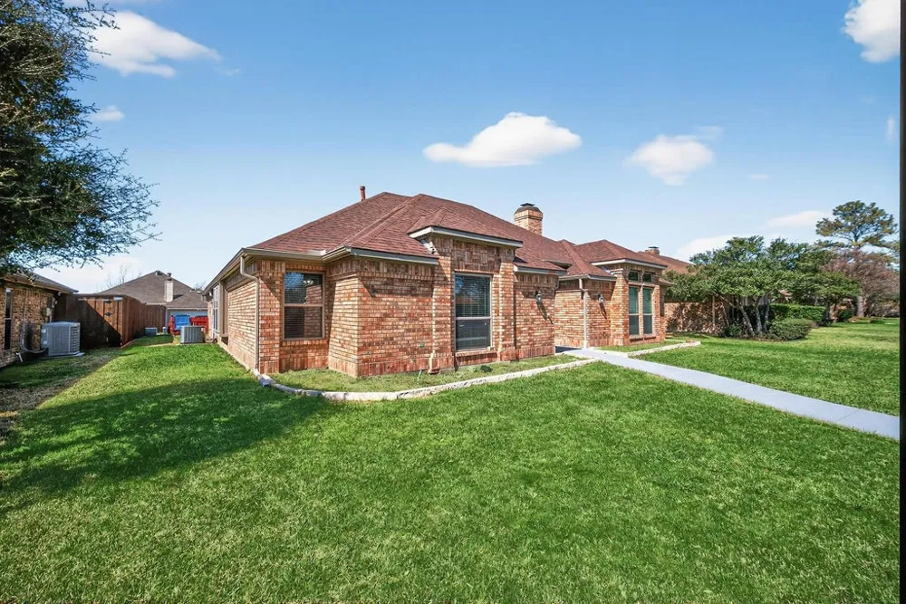 2229 Country Valley Road Garland, TX 75041
